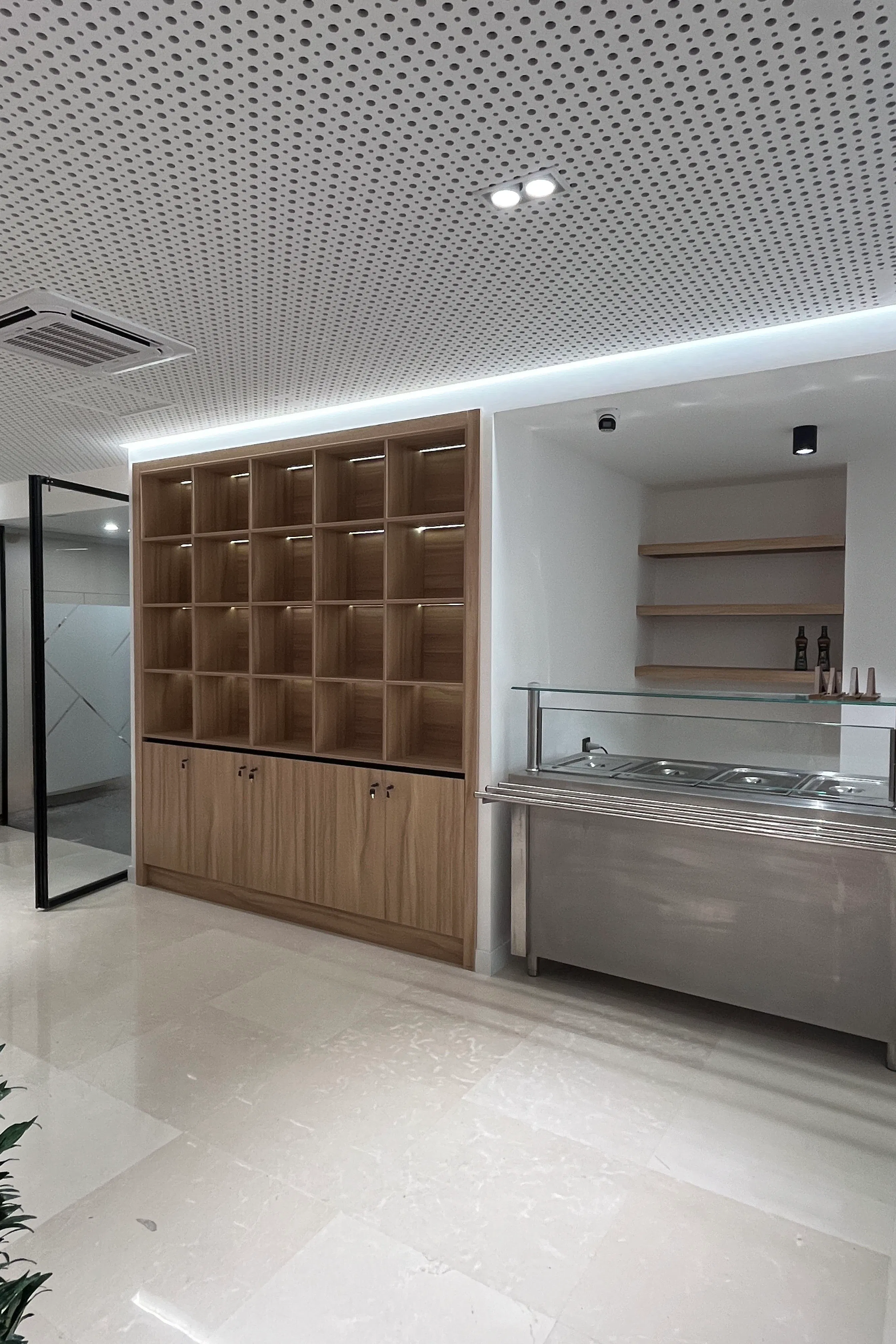 Tehran Chamber of Commerce - Pantry & Dining Area - Main view